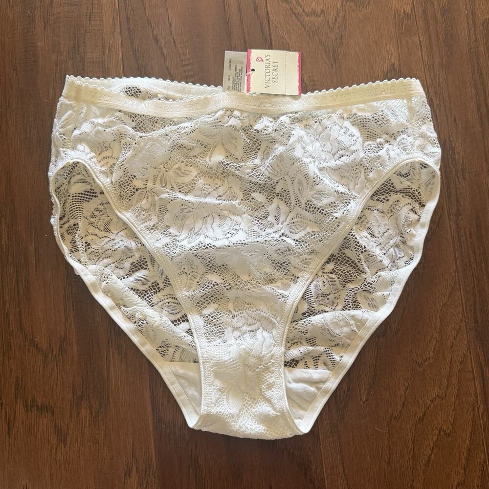 Vintage 90s Victoria’s Secret Heart Label Lace Bikini Panties L NWT Ivory 5330
